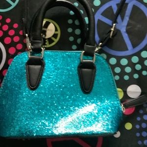 Women’s should bag use normal wear used